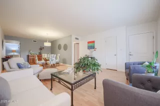 Photo #5: 6960662 Listing