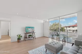 Photo #5: 6960673 Listing 