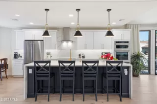 Photo #1: 6960679 Listing