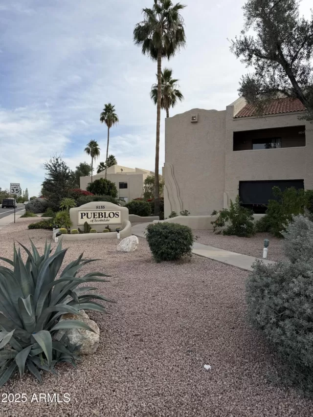 MLS: 6960734 Condo For Sale