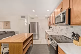 Photo #4: 6960738 Listing 