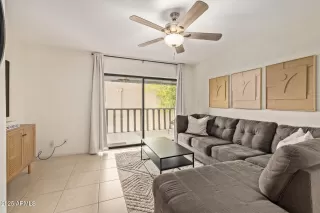 Photo #6: 6960738 Listing 