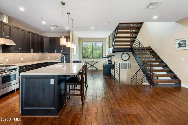 MLS: 6960880 Condo For Sale