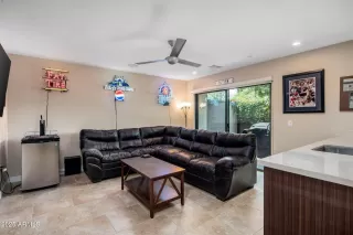 Photo #6: 6960880 Listing 