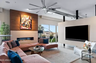 Photo #4: 6960893 Listing