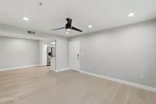 Photo #4: 6960896 Listing 