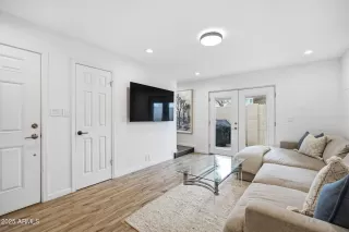 Photo #2: 6961048 Listing 