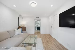 Photo #3: 6961048 Listing 