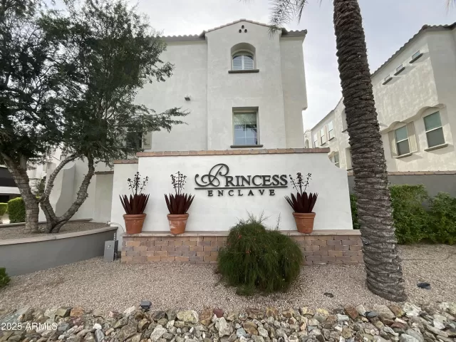 MLS: 6961053 Condo For Sale