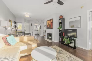 Photo #2: 6961096 Listing 