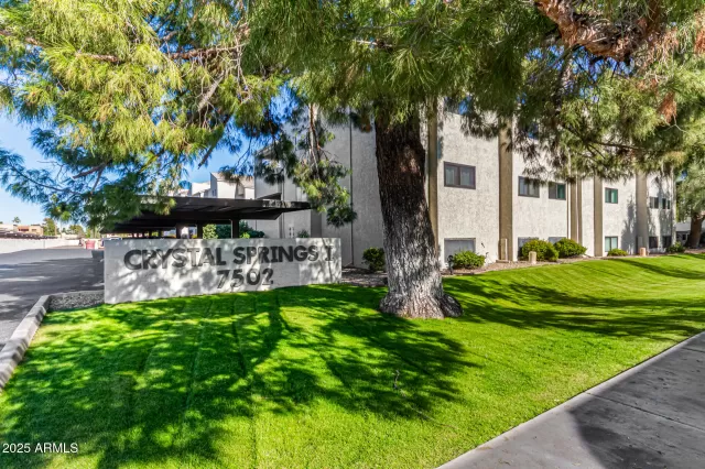 MLS: 6961107 Condo For Sale