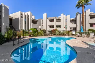 Photo #3: 6961107 Listing 