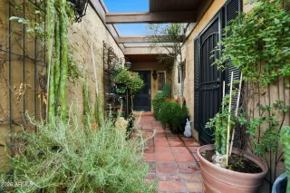 Photo #1: 6961200 Listing 