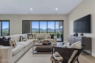 Photo #2: 6961208 Listing 