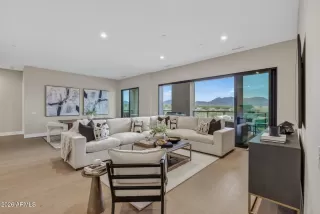 Photo #5: 6961208 Listing 