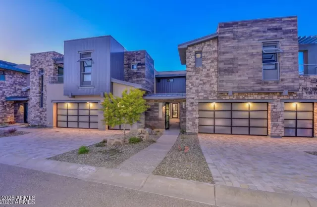 MLS: 6961323 Condo For Sale