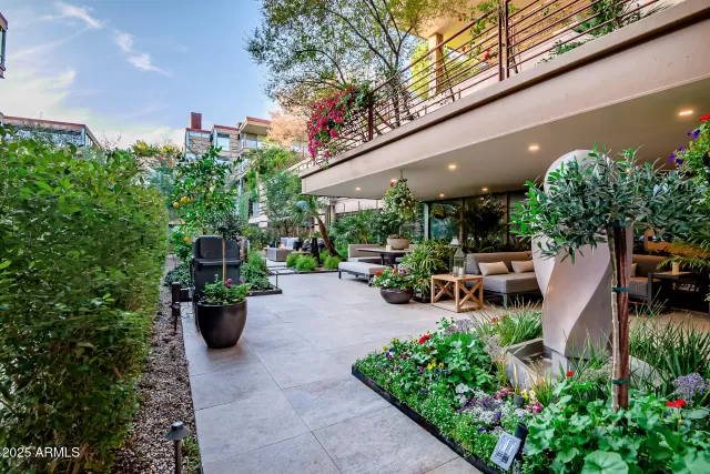 MLS: 6961503 Condo For Sale