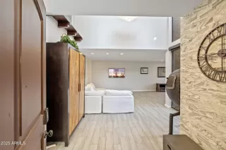 Photo #3: 6961590 Listing