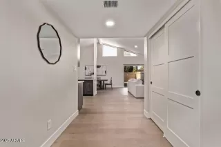 Photo #5: 6961628 Listing 