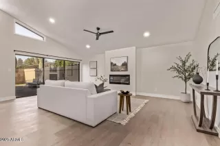 Photo #6: 6961628 Listing 