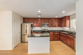 Photo #5: 6961862 Listing 