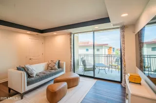 Photo #3: 6961889 Listing 