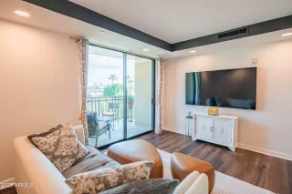 Photo #4: 6961889 Listing 