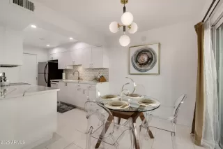 Photo #5: 6961903 Listing 