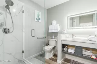 Photo #5: 6962196 Listing 