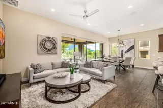 Photo #3: 6962211 Listing