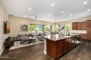 Photo #5: 6962211 Listing