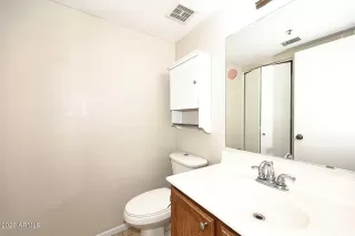 Photo #5: 6962799 Listing