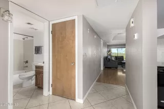 Photo #5: 6962860 Listing 