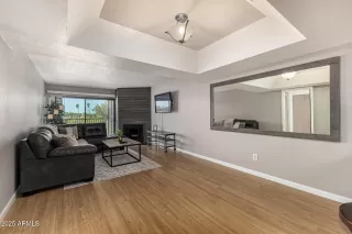 Photo #6: 6962860 Listing 