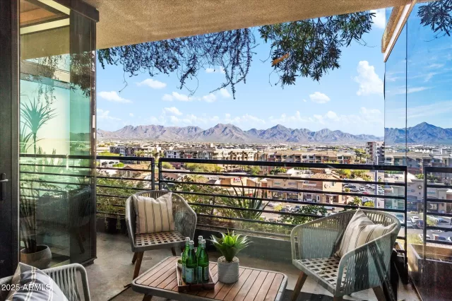 MLS: 6962864 Condo For Sale