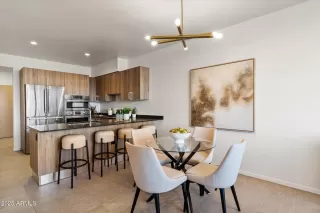 Photo #4: 6962864 Listing