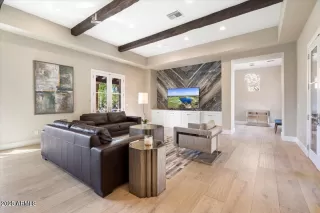 Photo #6: 6962913 Listing