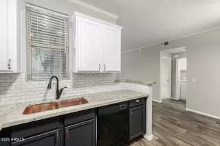 Photo #2: 6963245 Listing 