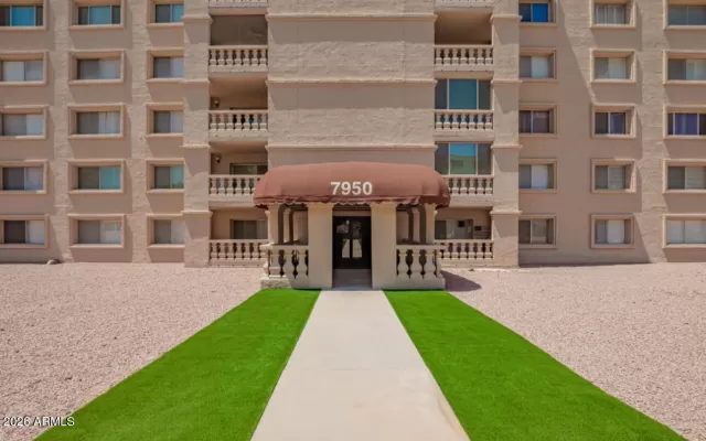 MLS: 6963422 Condo For Sale