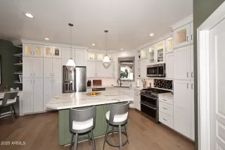 Photo #6: 6963444 Listing