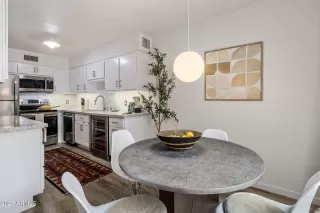 Photo #5: 6963456 Listing