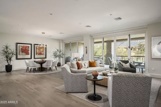 MLS: 6963458 Condo For Sale