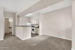 Photo #6: 6963463 Listing 