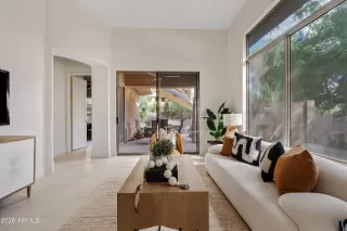 Photo #6: 6963706 Listing