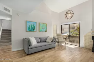 Photo #6: 6963712 Listing