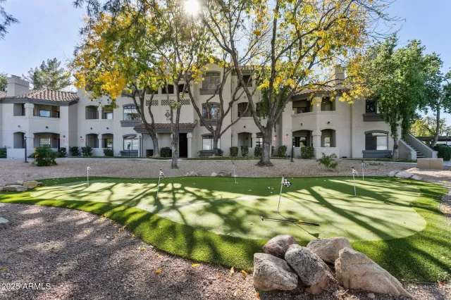 MLS: 6963726 Condo For Sale