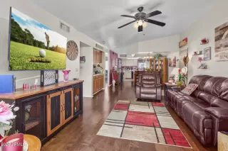 Photo #6: 6963904 Listing 