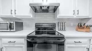 Photo #5: 6963905 Listing 