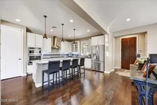 Photo #2: 6963959 Listing