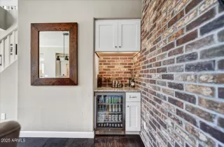 Photo #5: 6963959 Listing